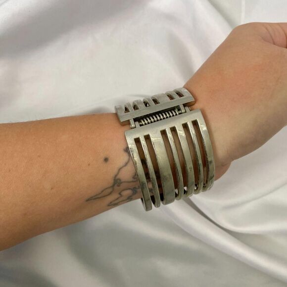 Chunky Wide Silver Toned Metal Hinged Cuff Bracelet - Picture 3 of 4